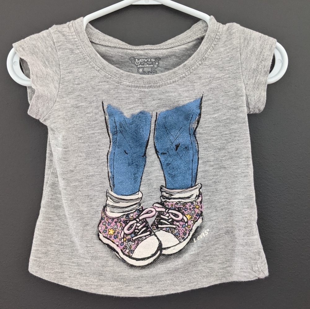 Levi's grey short sleeved t-shirt